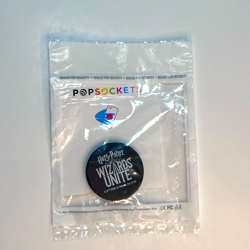 Harry Potter Pop Socket NEW in pkg Wizards Unite
